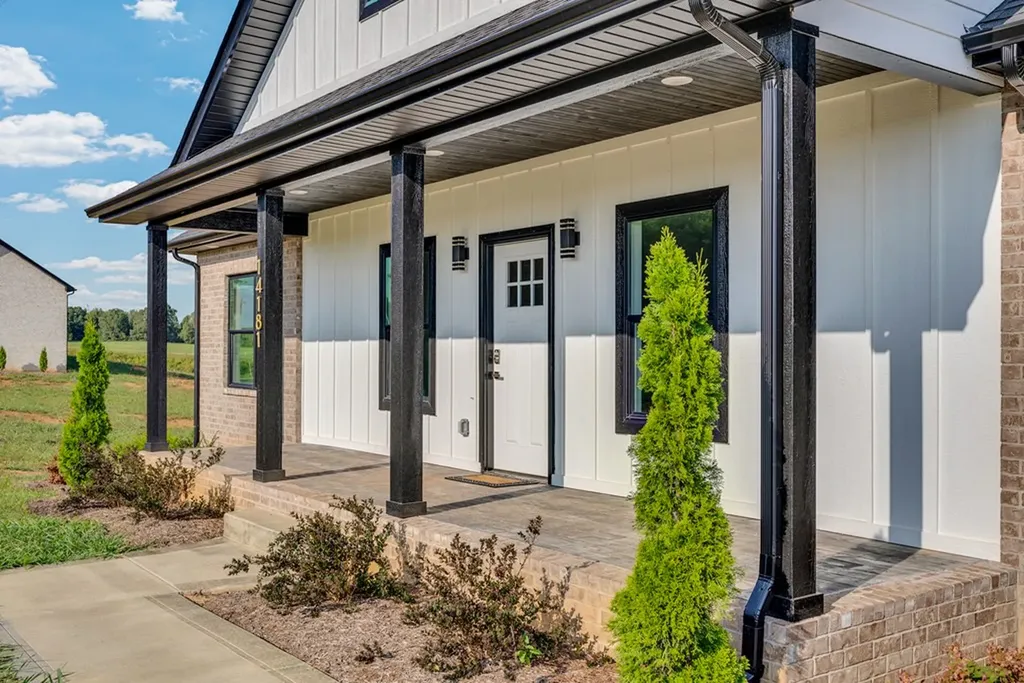 14181 Old Kentucky Road Walling TN 38587