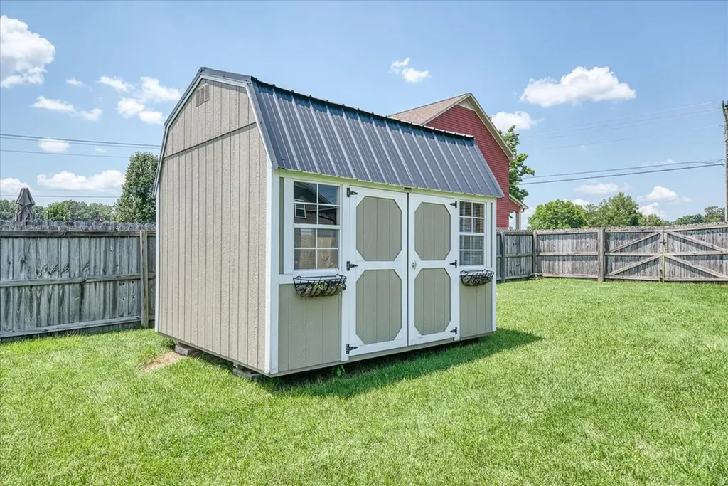 960 West Cemetery Road Cookeville TN 38506-5821