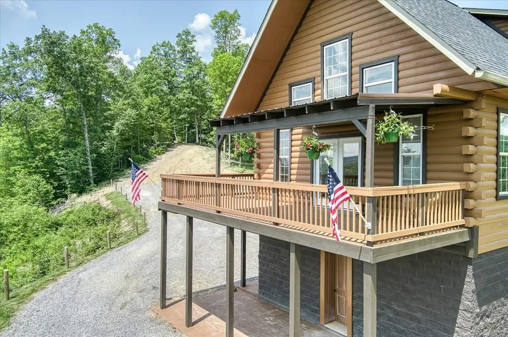 7040 Fallen Timer Lane Crawford TN 38554