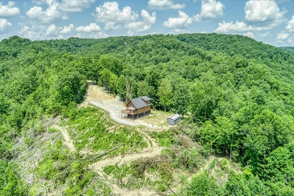 7040 Fallen Timer Lane Crawford TN 38554