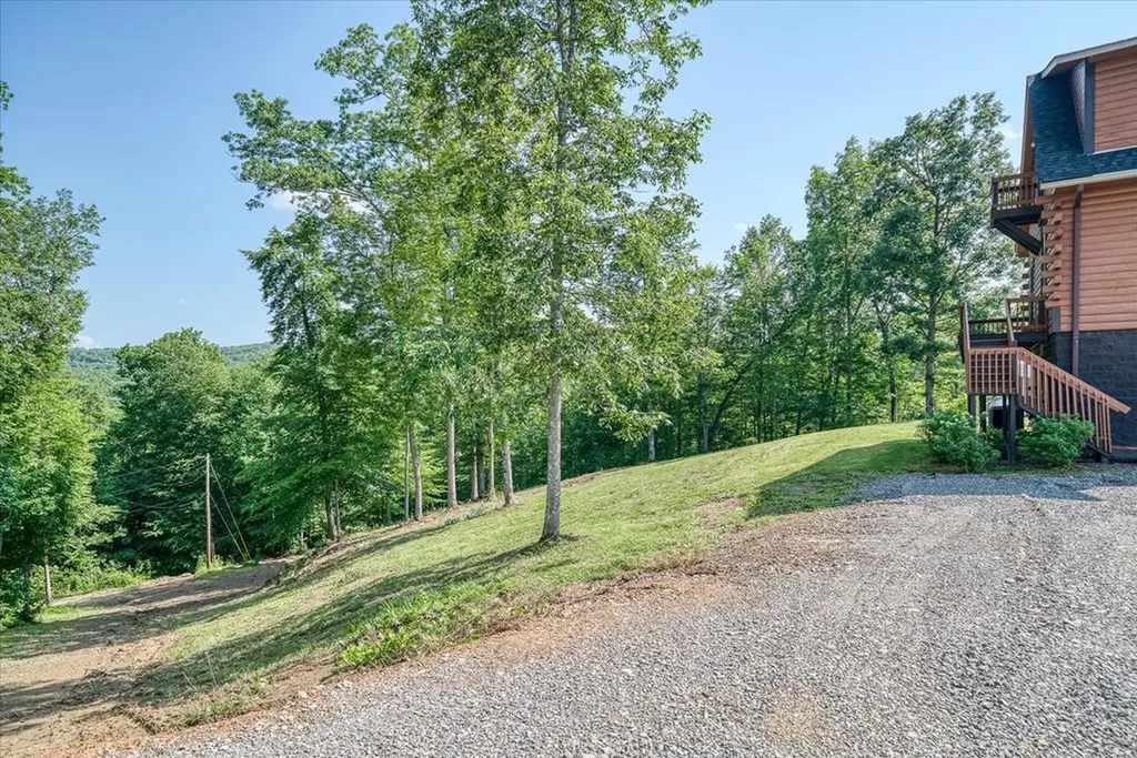 7040 Fallen Timer Lane Crawford TN 38554