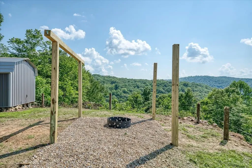 7040 Fallen Timer Lane Crawford TN 38554