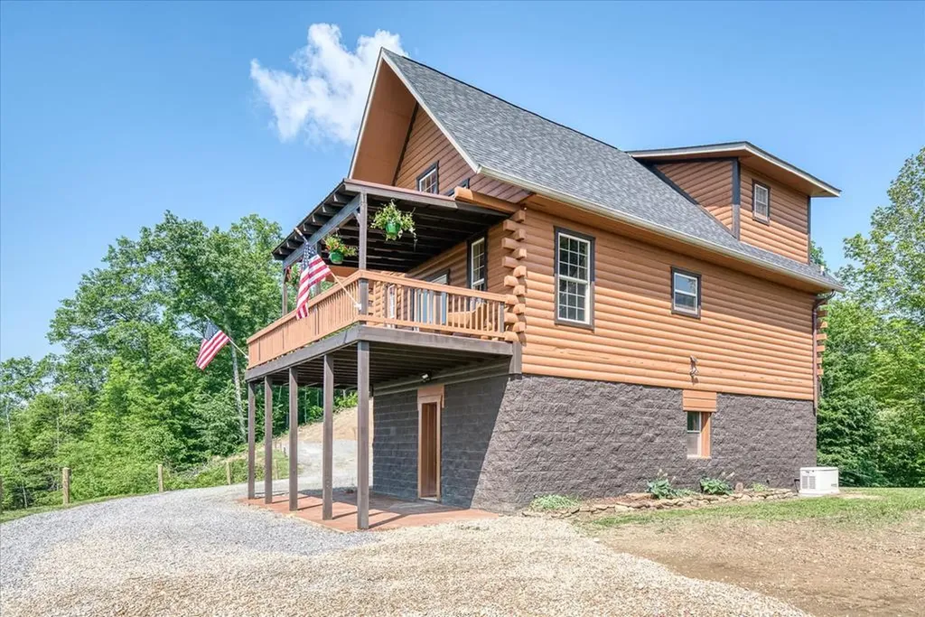 7040 Fallen Timer Lane Crawford TN 38554