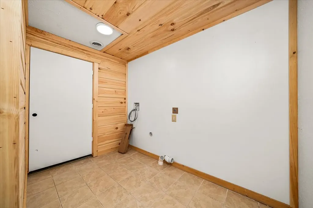 7040 Fallen Timer Lane Crawford TN 38554