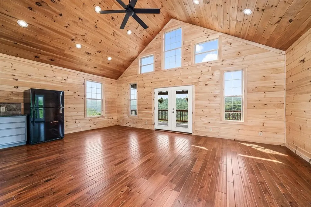 7040 Fallen Timer Lane Crawford TN 38554