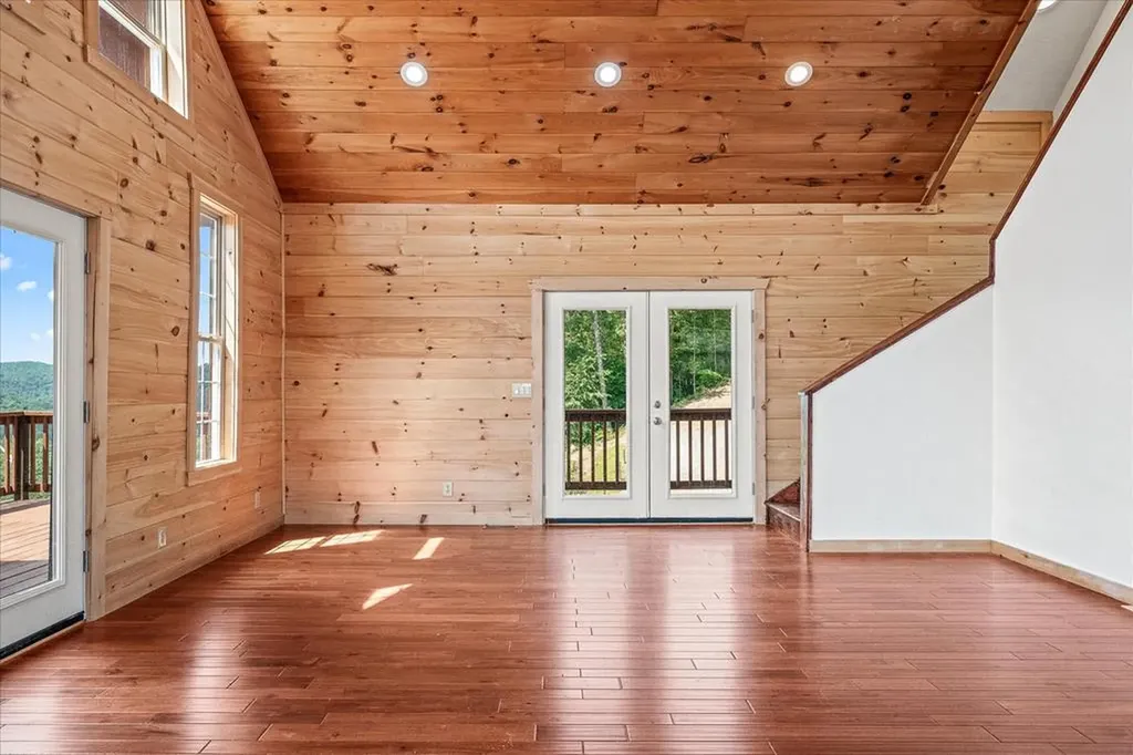 7040 Fallen Timer Lane Crawford TN 38554