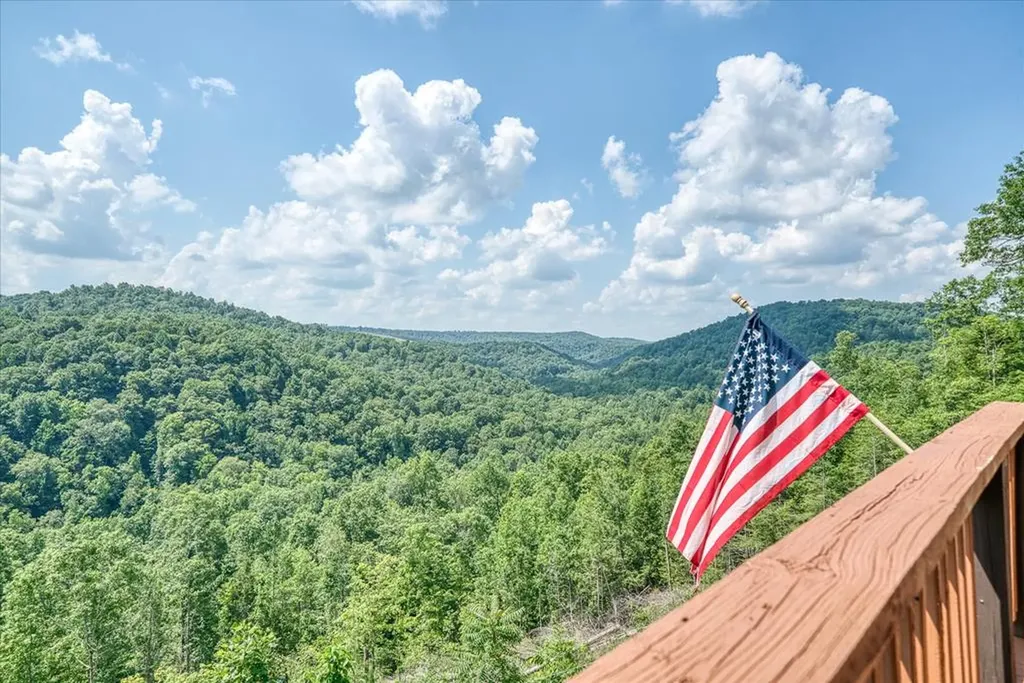 7040 Fallen Timer Lane Crawford TN 38554