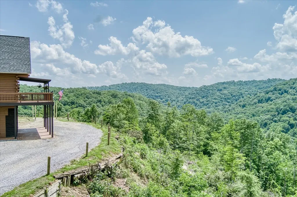 7040 Fallen Timer Lane Crawford TN 38554