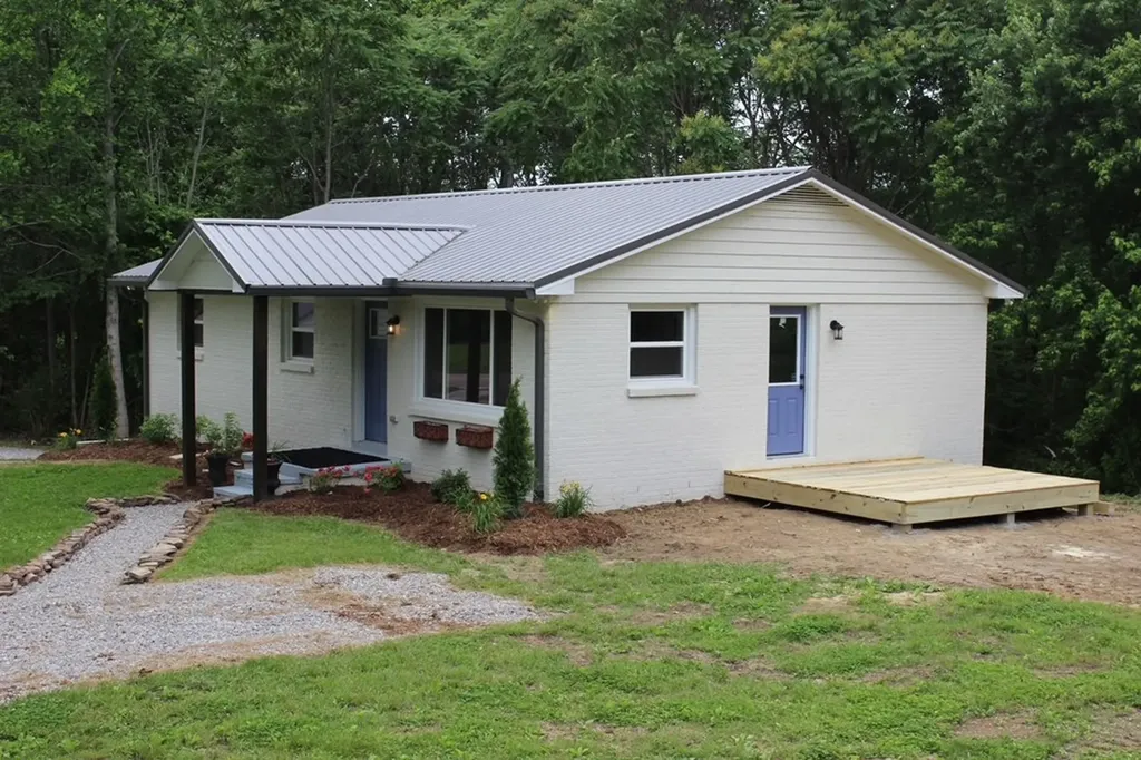 762 Austin Bottom Road Baxter TN 38544
