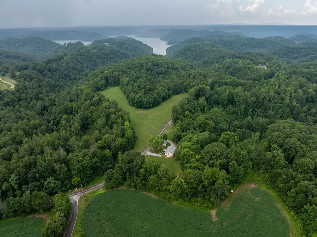 762 Austin Bottom Road Baxter TN 38544