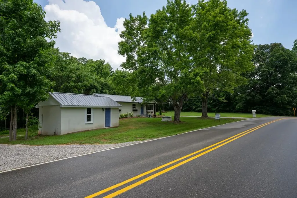 762 Austin Bottom Road Baxter TN 38544