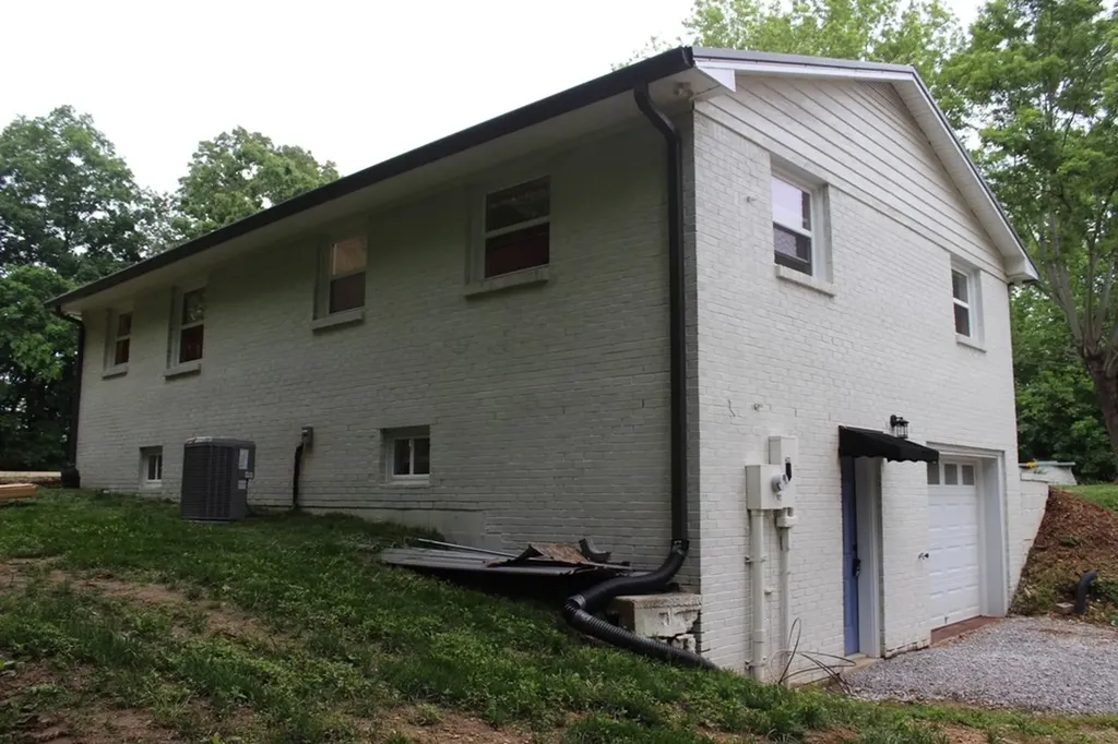 762 Austin Bottom Road Baxter TN 38544