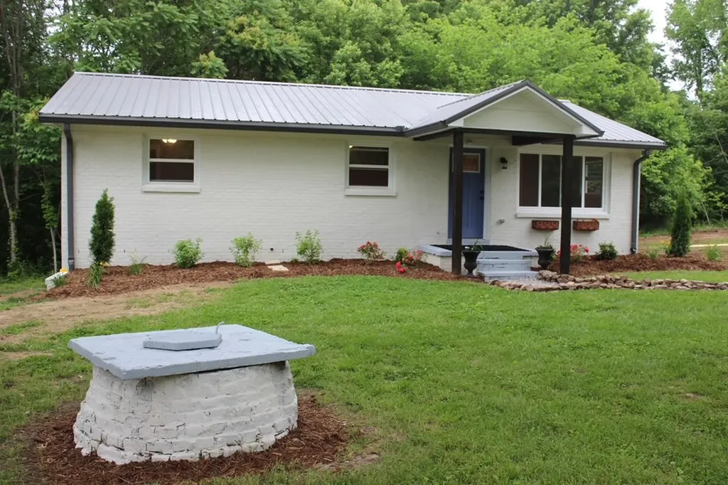 762 Austin Bottom Road Baxter TN 38544