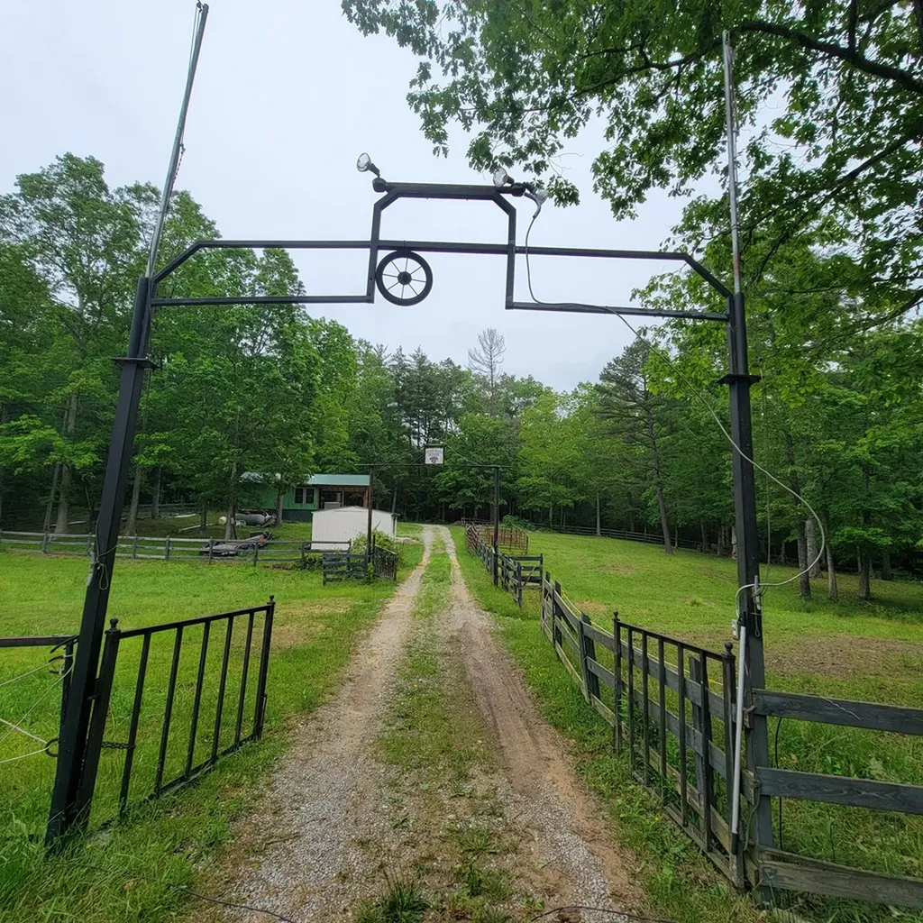 380 Dewey Burke Road Jamestown TN 38556