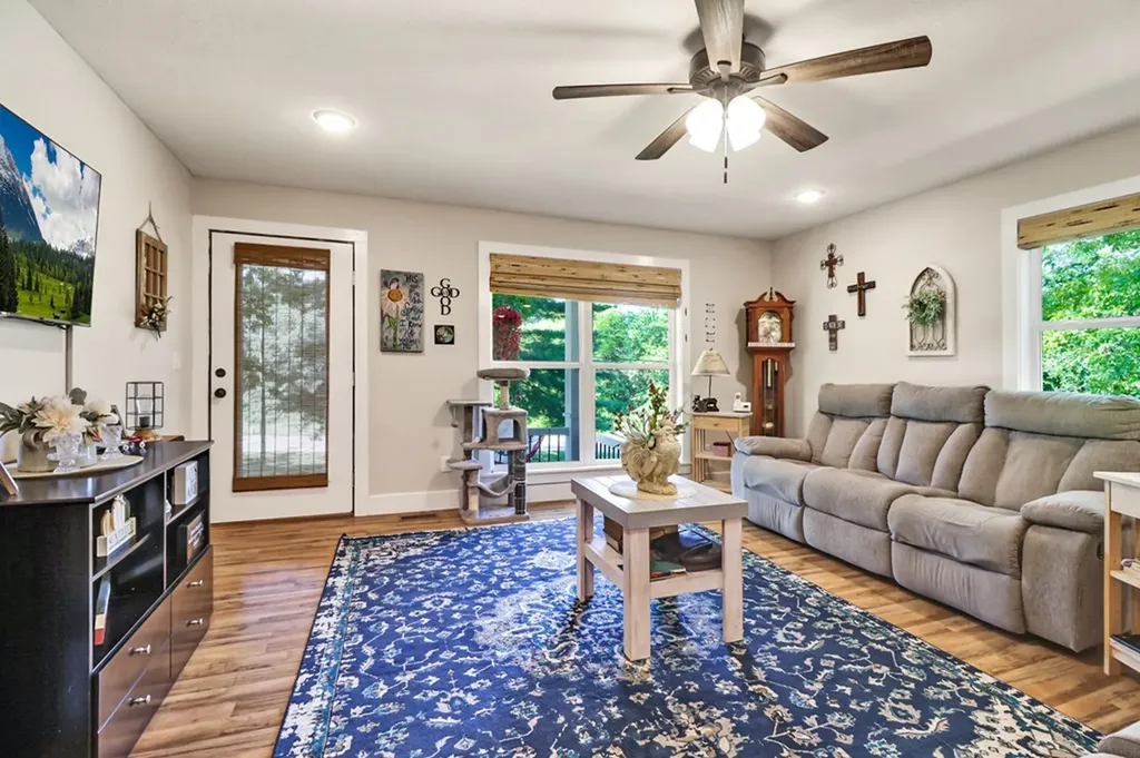 1401 Pennsylvania Avenue Jamestown TN 38556