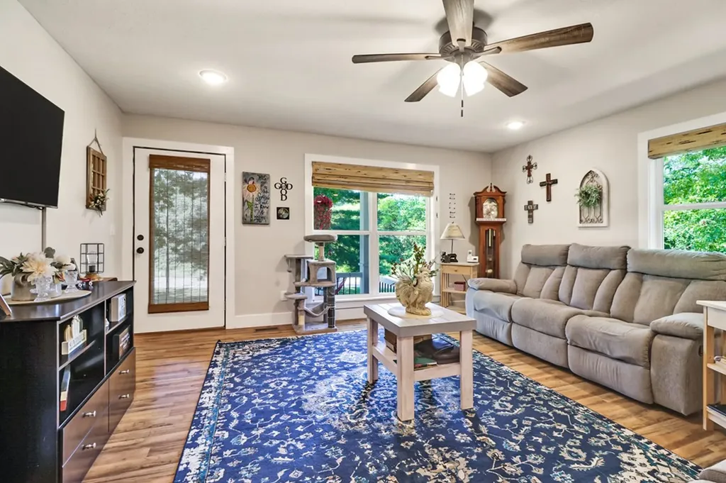 1401 Pennsylvania Avenue Jamestown TN 38556