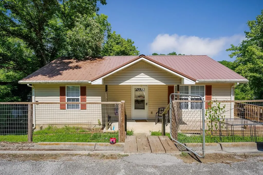 183 Borden Street Gainesboro TN 38562