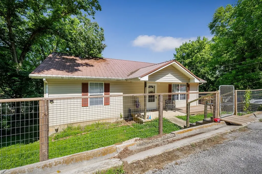 183 Borden Street Gainesboro TN 38562