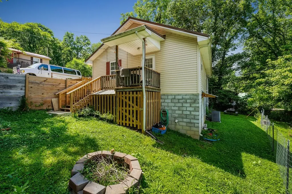 183 Borden Street Gainesboro TN 38562