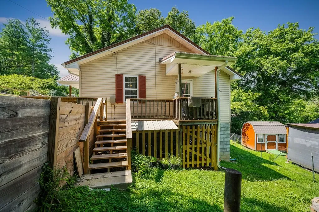 183 Borden Street Gainesboro TN 38562