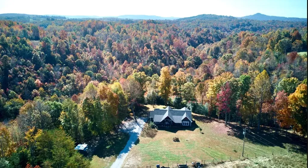 2205 North Lick Creek Road Byrdstown TN 38549