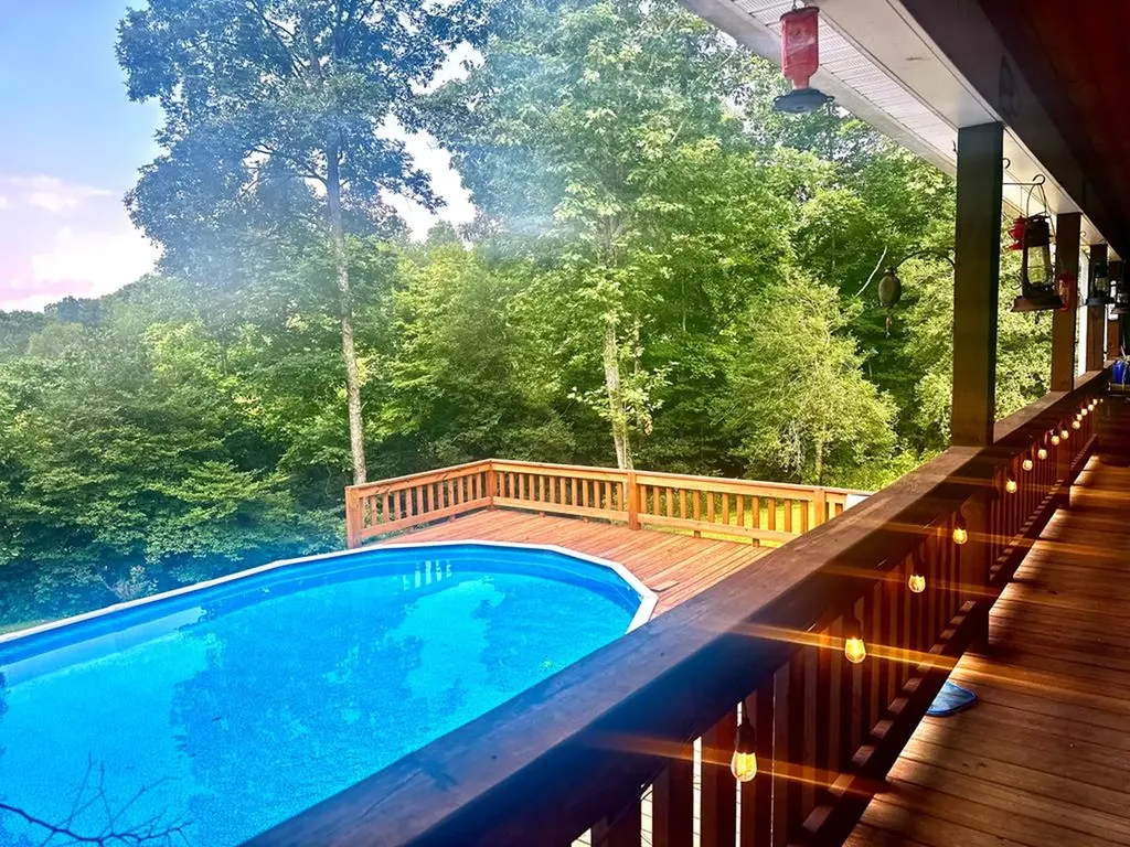 2205 North Lick Creek Road Byrdstown TN 38549