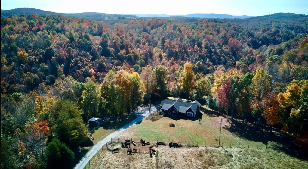 2205 North Lick Creek Road Byrdstown TN 38549