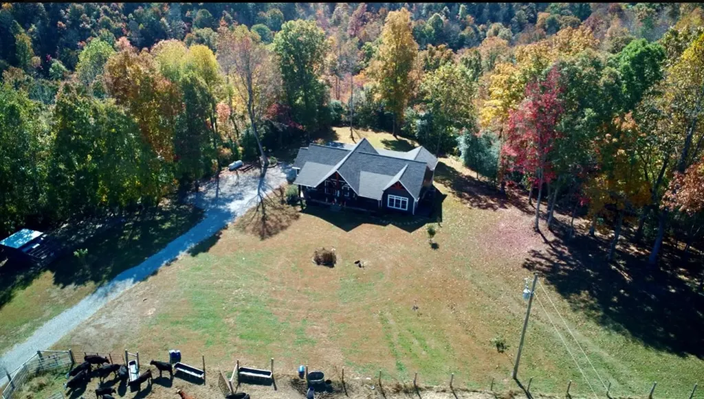 2205 North Lick Creek Road Byrdstown TN 38549