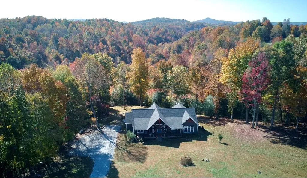 2205 North Lick Creek Road Byrdstown TN 38549