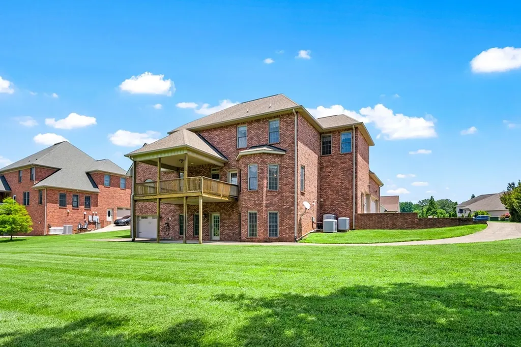 306 Gray Hawk Trail Clarksville TN 37043