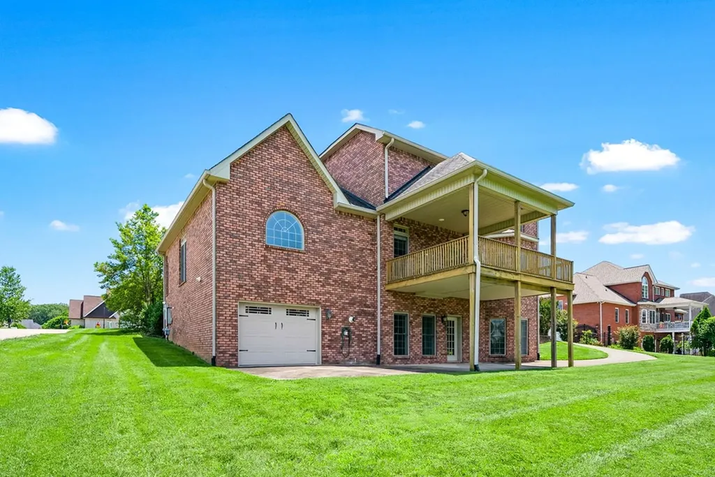 306 Gray Hawk Trail Clarksville TN 37043