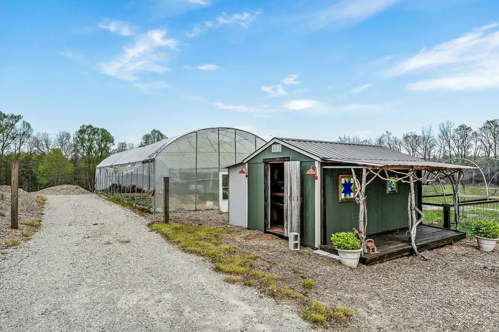 698 Maynard Road Crossville TN 38571