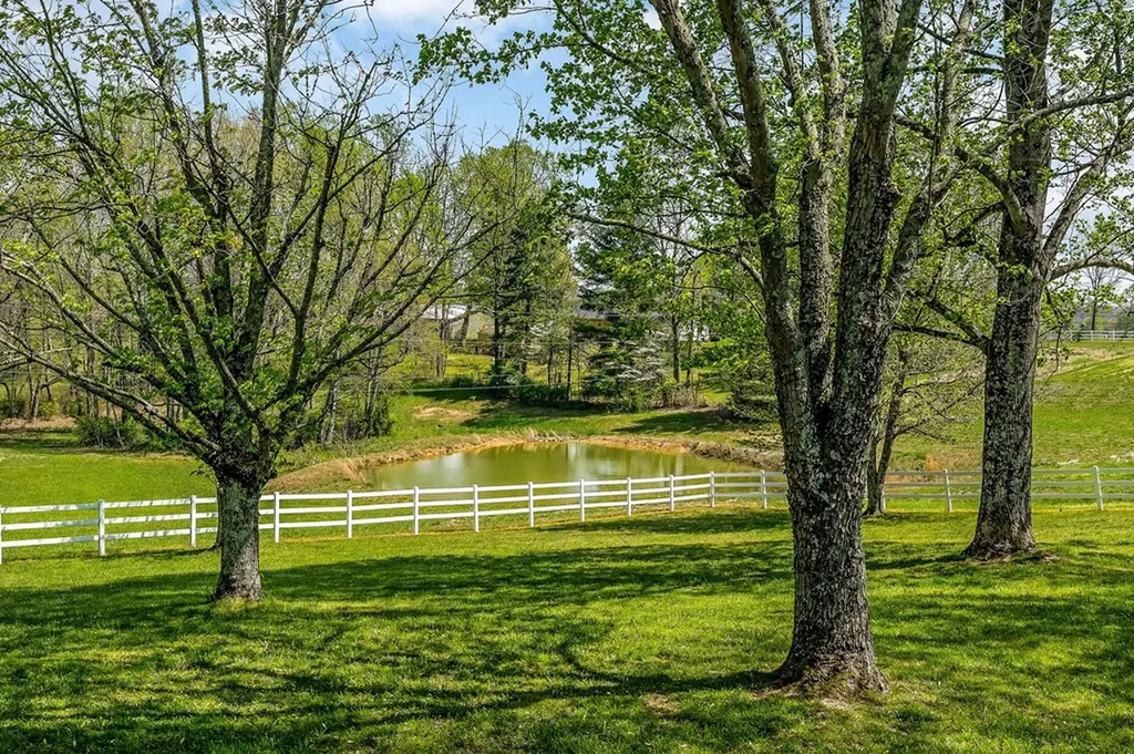 698 Maynard Road Crossville TN 38571