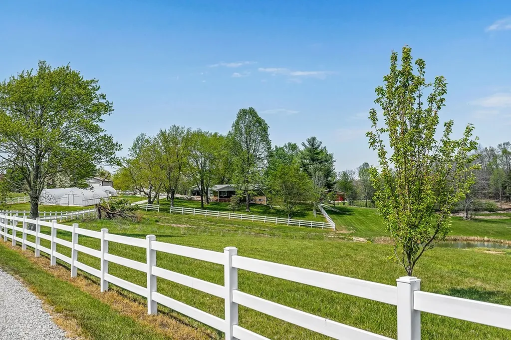 698 Maynard Road Crossville TN 38571