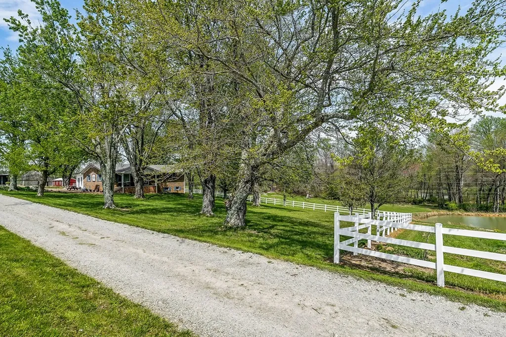 698 Maynard Road Crossville TN 38571