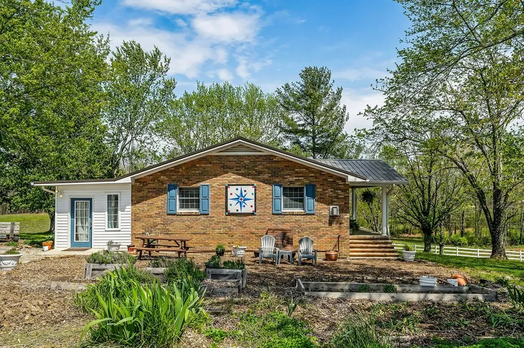 698 Maynard Road Crossville TN 38571