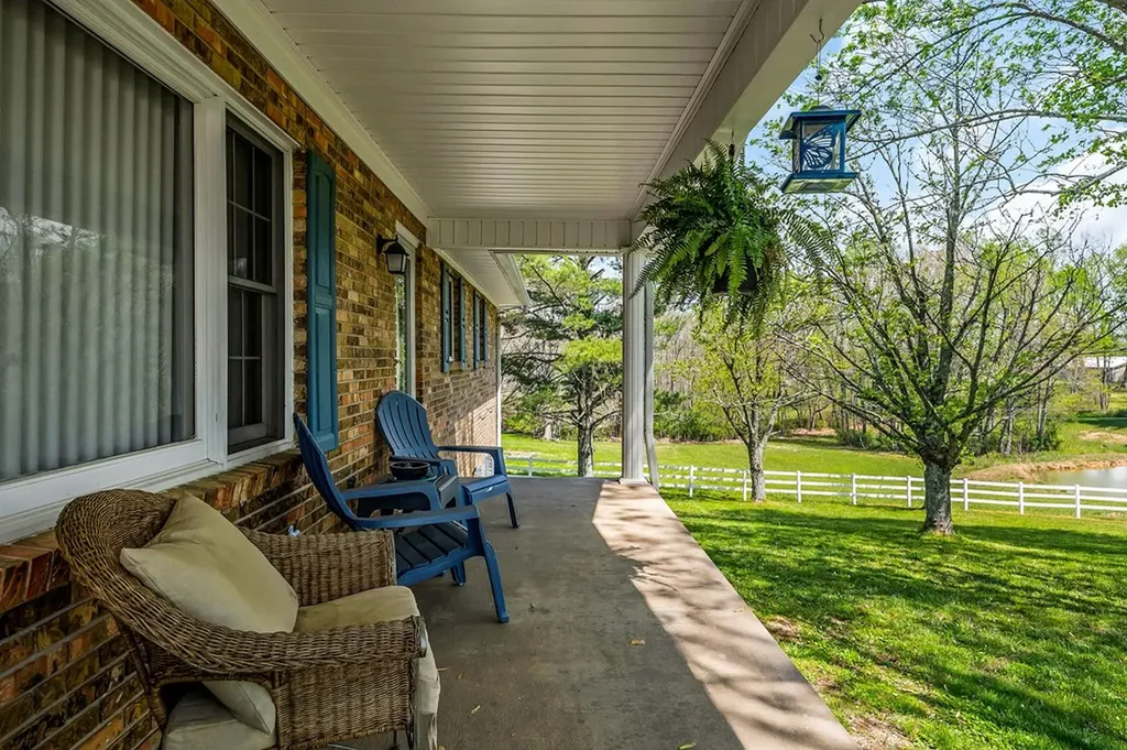 698 Maynard Road Crossville TN 38571