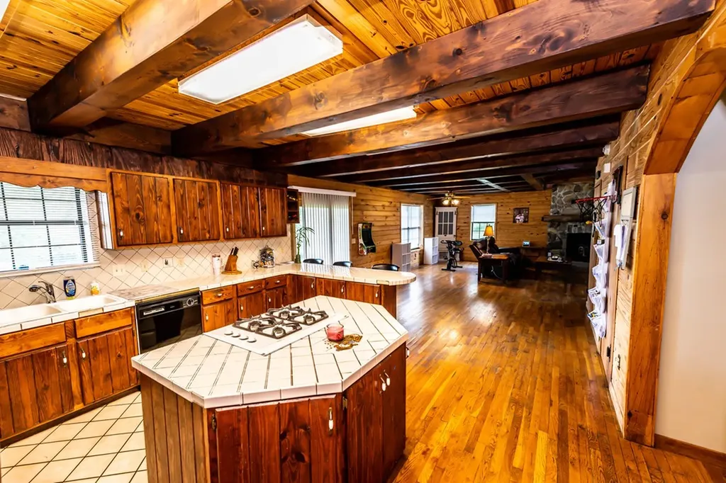 6311 Old Smithville Highway S Sparta TN 38583-7101