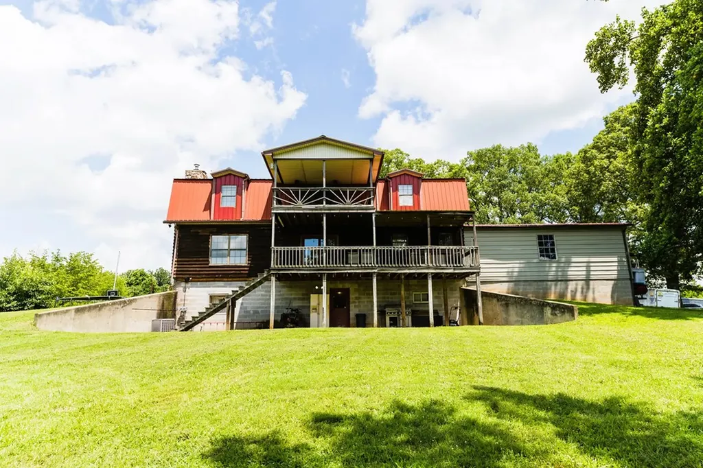 6311 Old Smithville Highway S Sparta TN 38583-7101