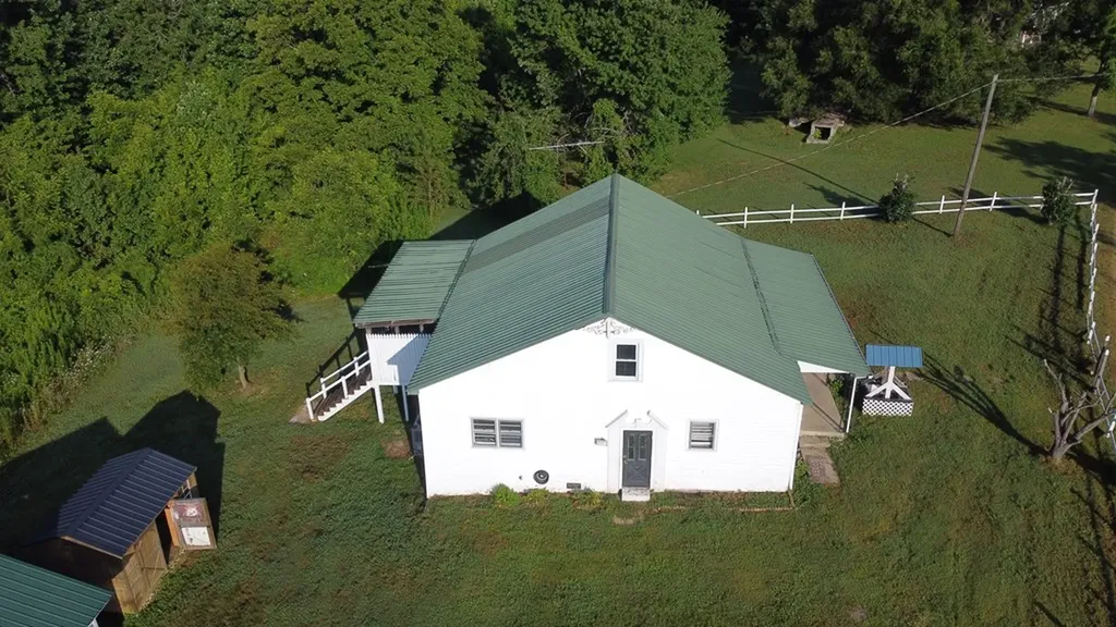 7224 Thomas Twin Oaks Baxter TN 38544