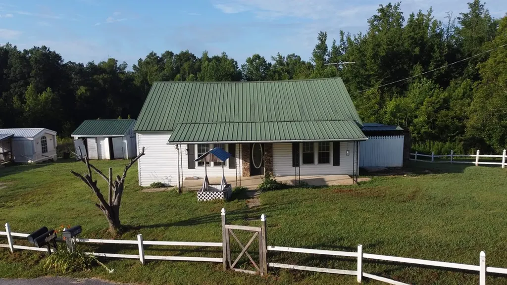 7224 Thomas Twin Oaks Baxter TN 38544