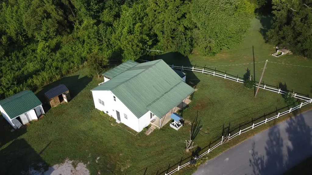 7224 Thomas Twin Oaks Baxter TN 38544