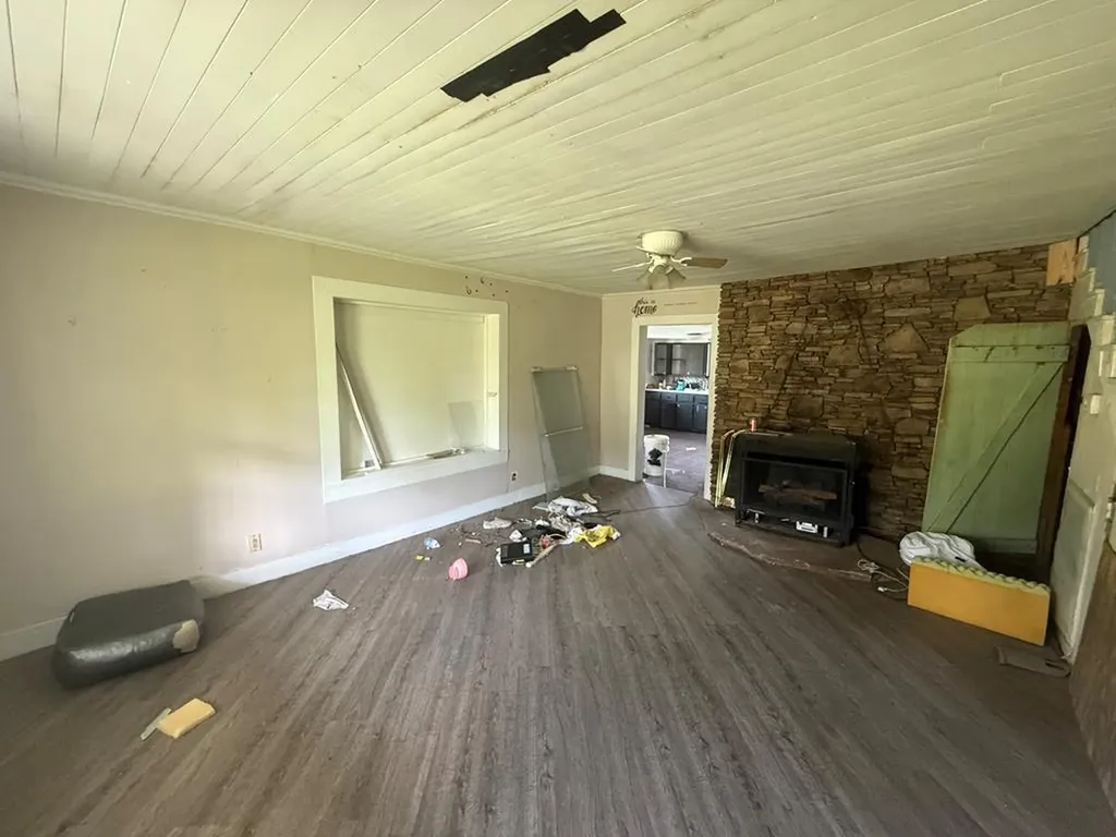 7224 Thomas Twin Oaks Baxter TN 38544