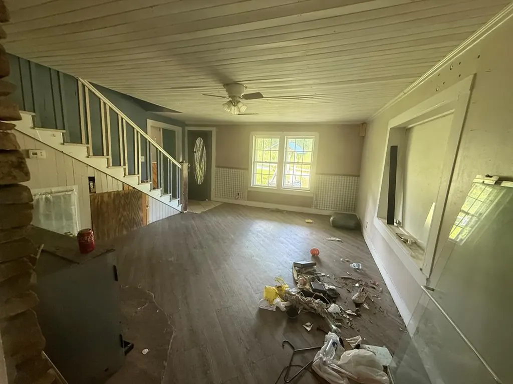 7224 Thomas Twin Oaks Baxter TN 38544