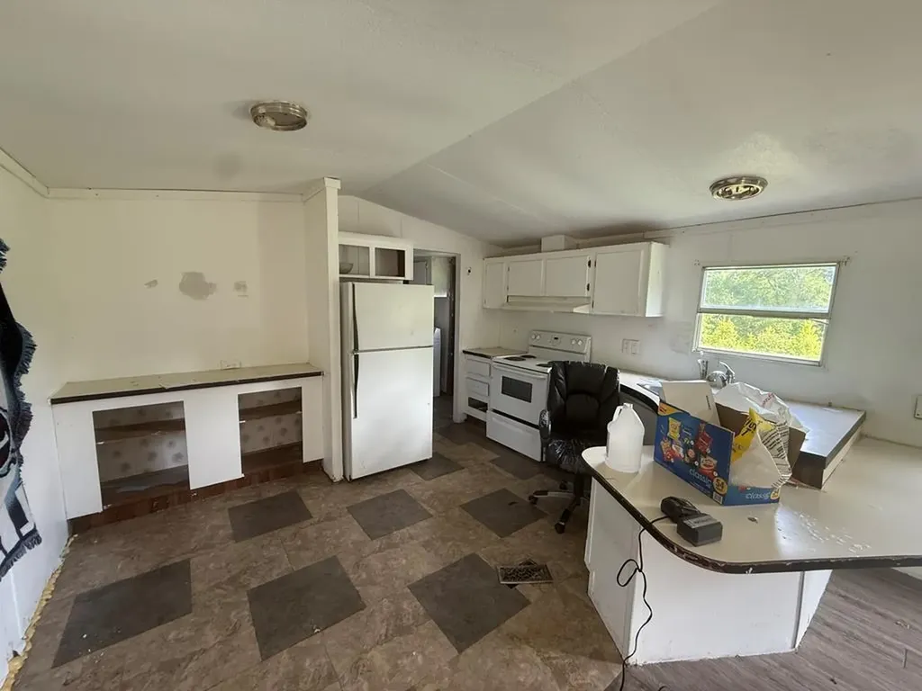 7224 Thomas Twin Oaks Baxter TN 38544