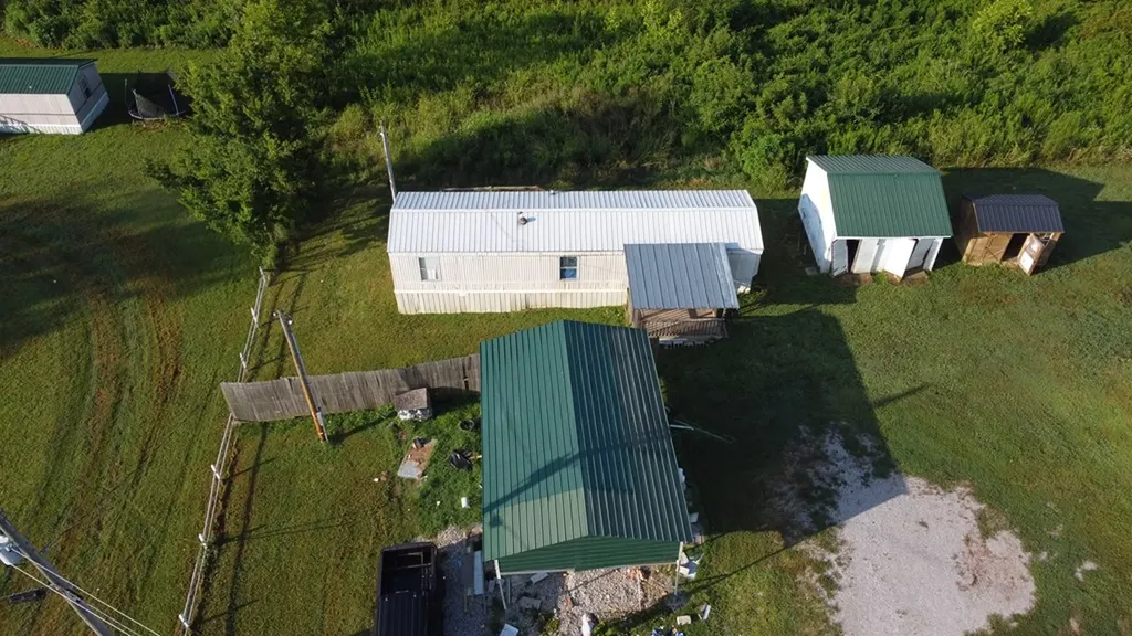 7224 Thomas Twin Oaks Baxter TN 38544