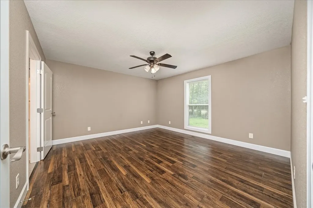 1382 Pilgrim Drive Grimsley TN 38565