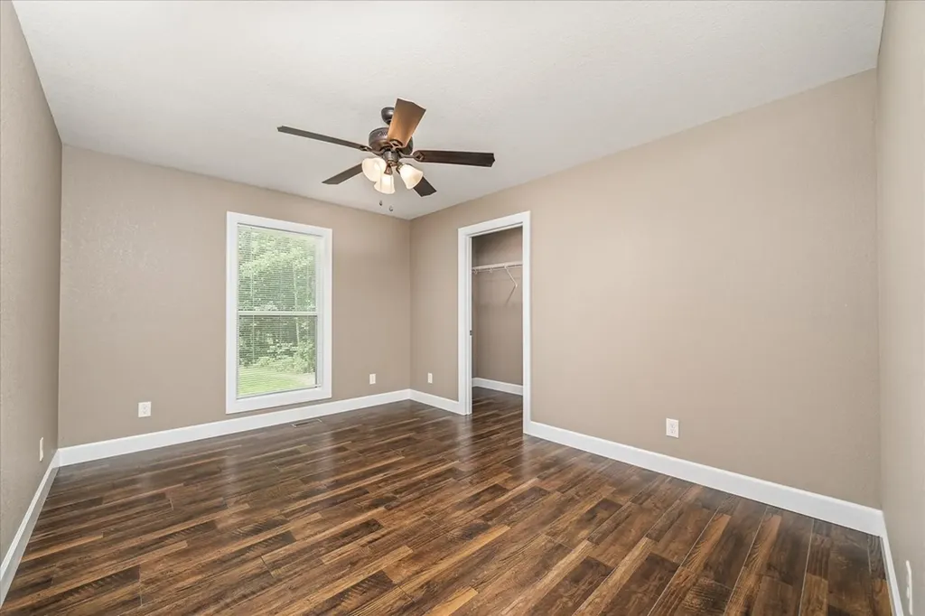 1382 Pilgrim Drive Grimsley TN 38565