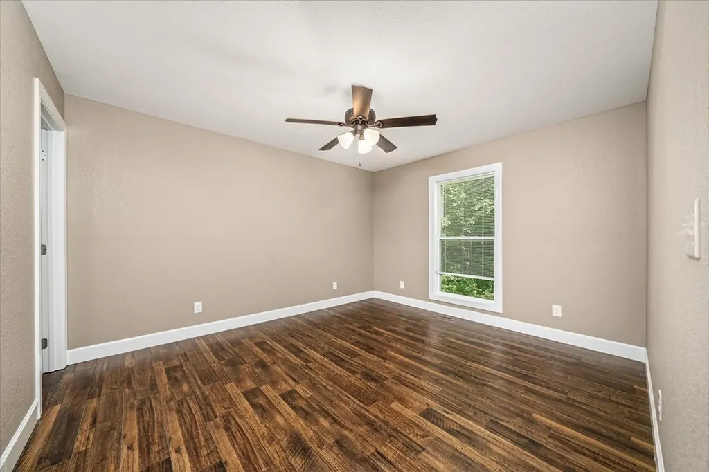 1382 Pilgrim Drive Grimsley TN 38565