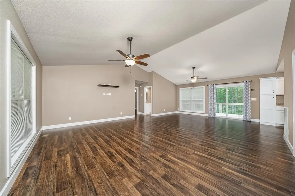 1382 Pilgrim Drive Grimsley TN 38565